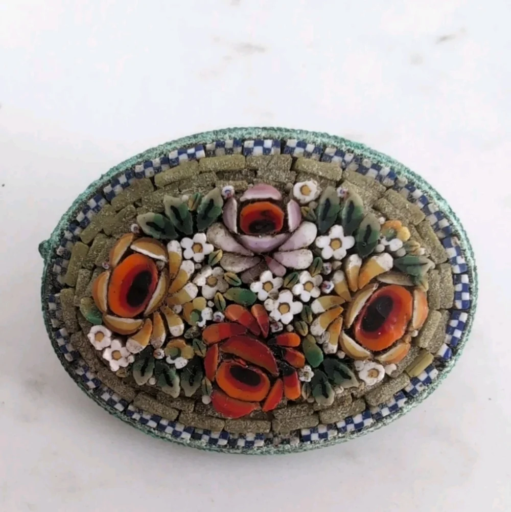 Authentic Antique Italian Micromosaic Brooch – Victorian Era (c.1860–1890)